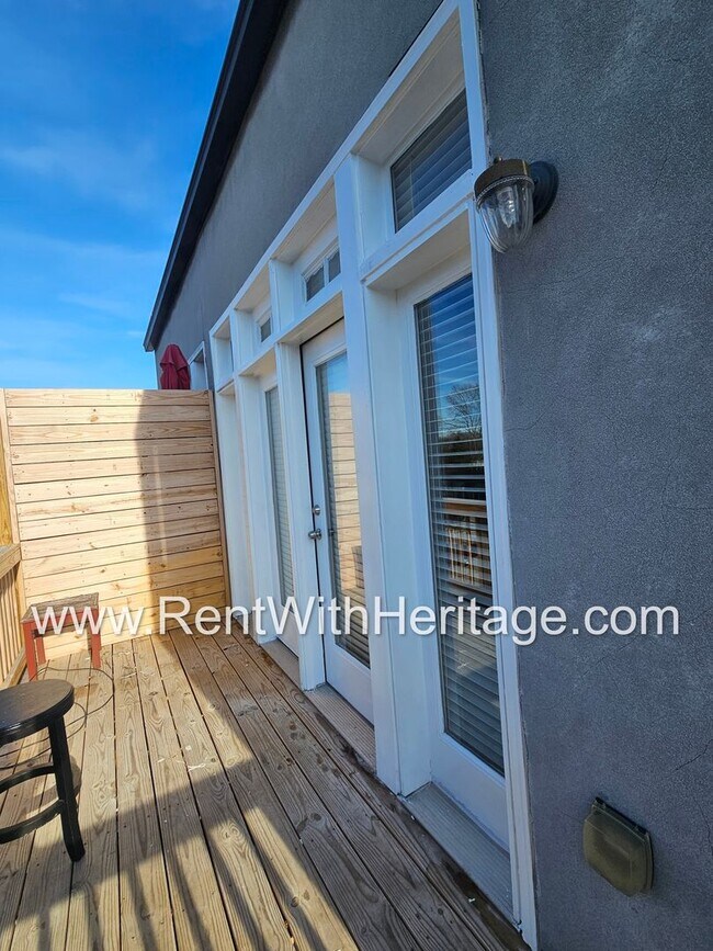Building Photo - WOW!!.....GORGEOUS LOFT APARTMENT!!!!....DOWNTOWN VILLA RICA