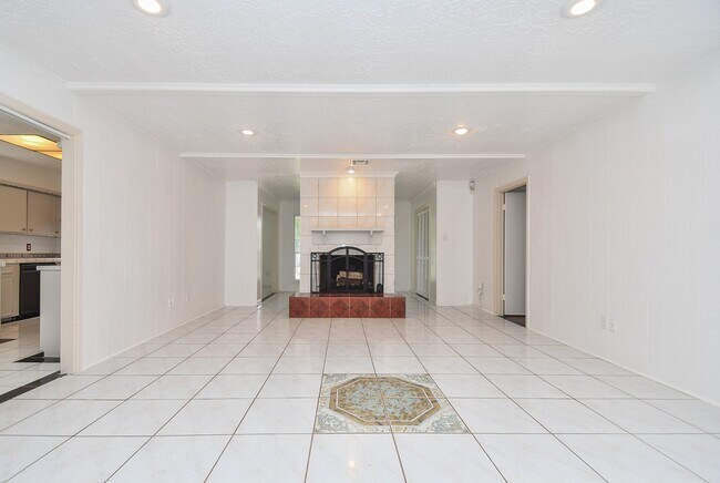 Building Photo - 7714 Eichler Dr