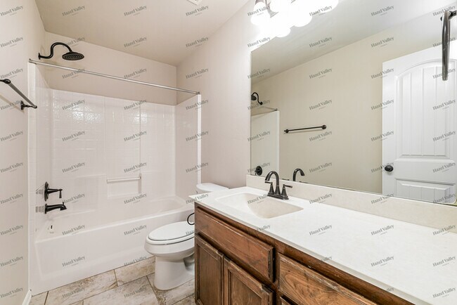 Building Photo - 1225 Hickory Creek Dr