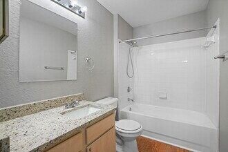 Building Photo - 8516 Island Breeze Ln