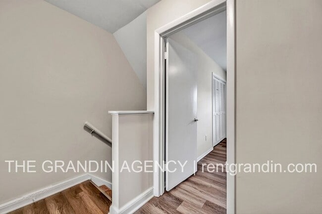 Building Photo - 2163 Mulberry St