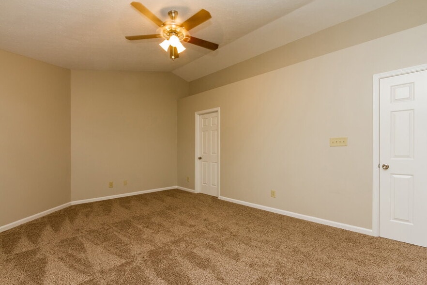 Building Photo - 8233 Twin River Dr