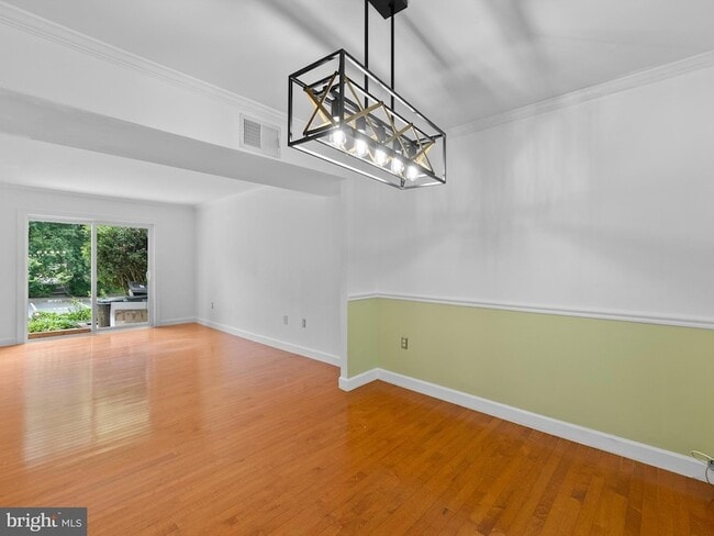 Building Photo - 2459 Pyrenees Ct