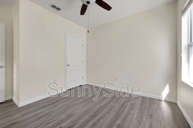 Building Photo - 318 Briar Patch Lp