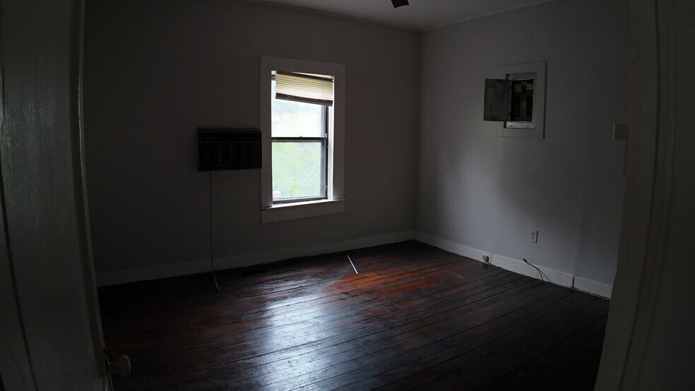 Building Photo - 15 Hunters Ct