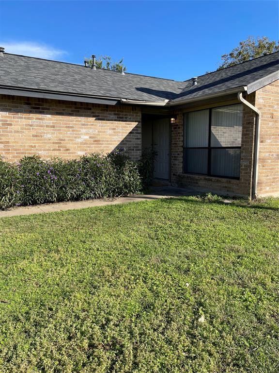 Building Photo - 9821 Meadowheath Dr