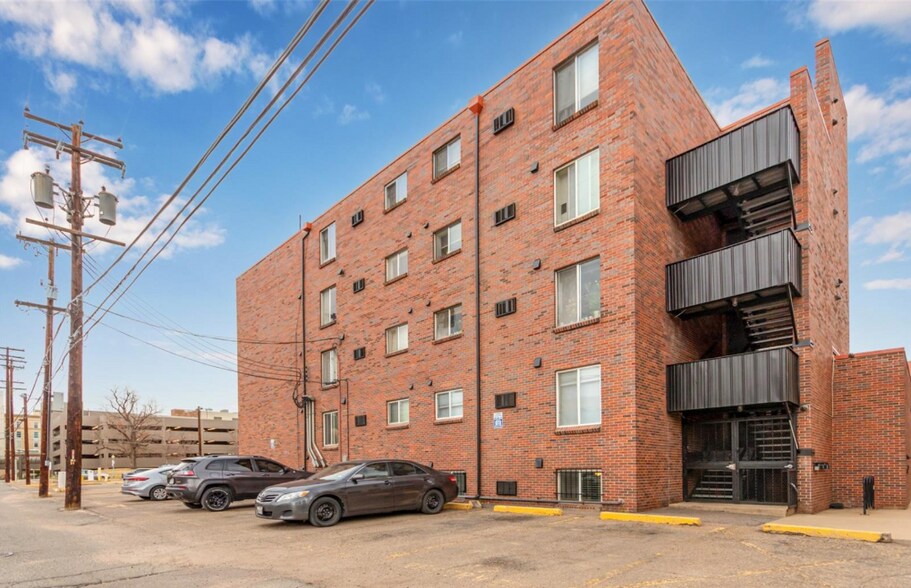 Building Photo - 1833 N Williams St