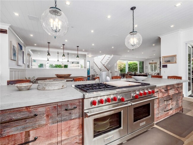 Building Photo - 3403 Laurel Ave