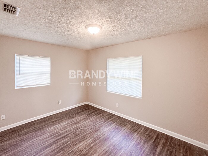 Building Photo - 11469 Wingate Rd N