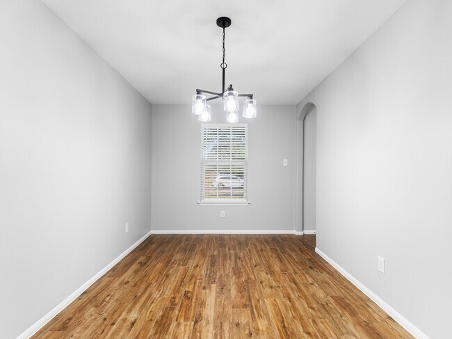 Building Photo - 1023 Santa Fe Ct