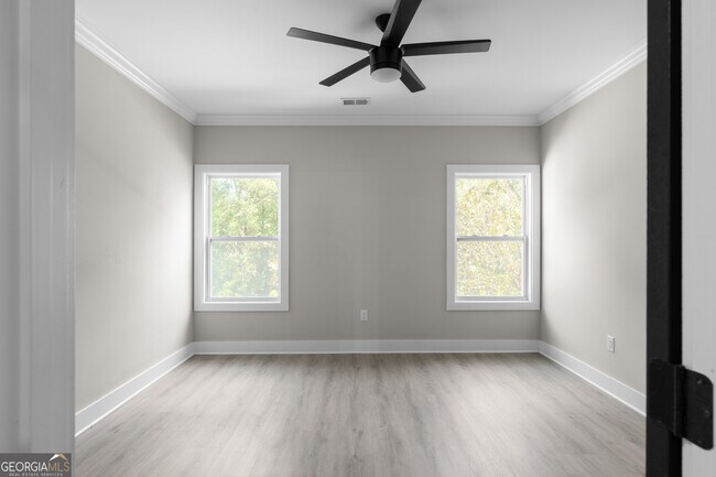 Building Photo - 1331 Diamond Ave SE