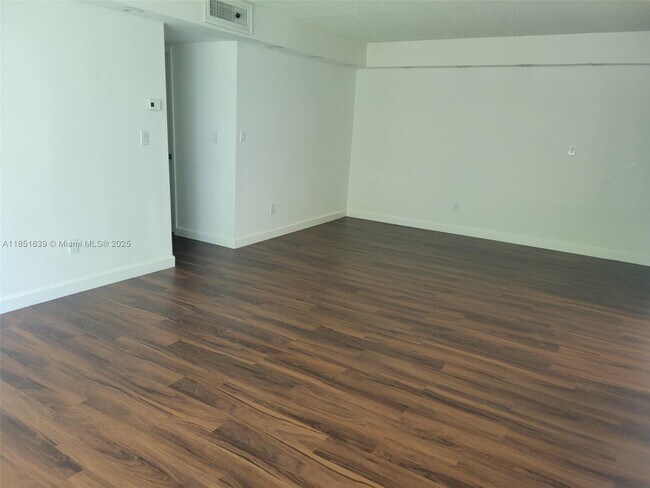 Building Photo - 494 NW 165th St