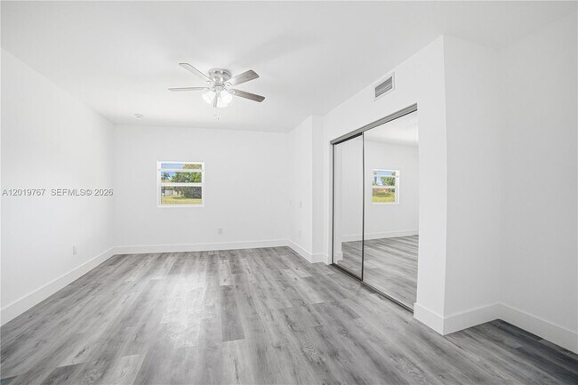 Building Photo - 5201 Yellow Pine Ln