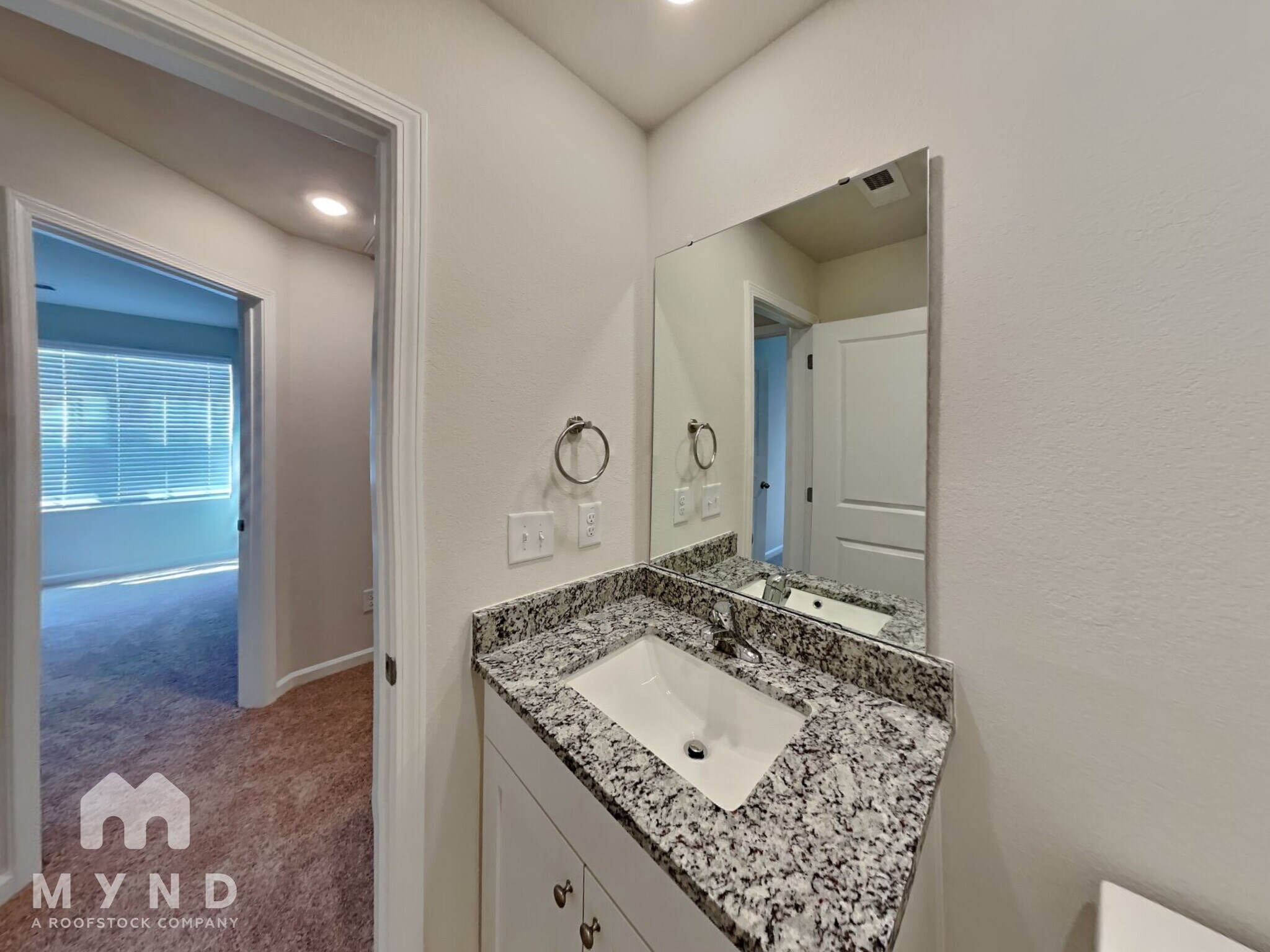 Building Photo - 112 Warwick Dr