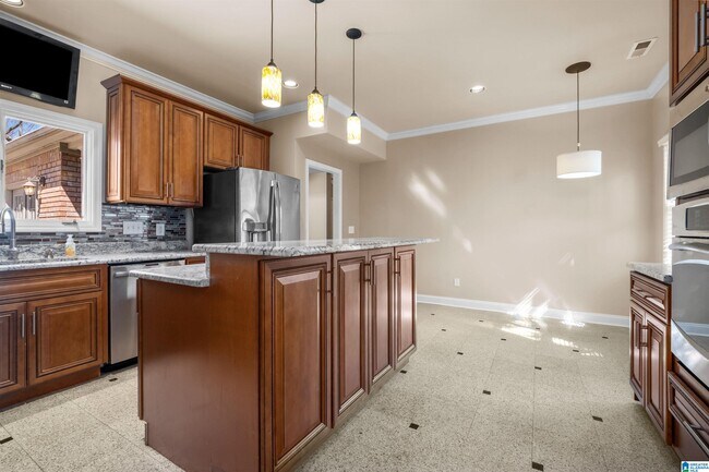 Building Photo - 4006 Vestview Dr