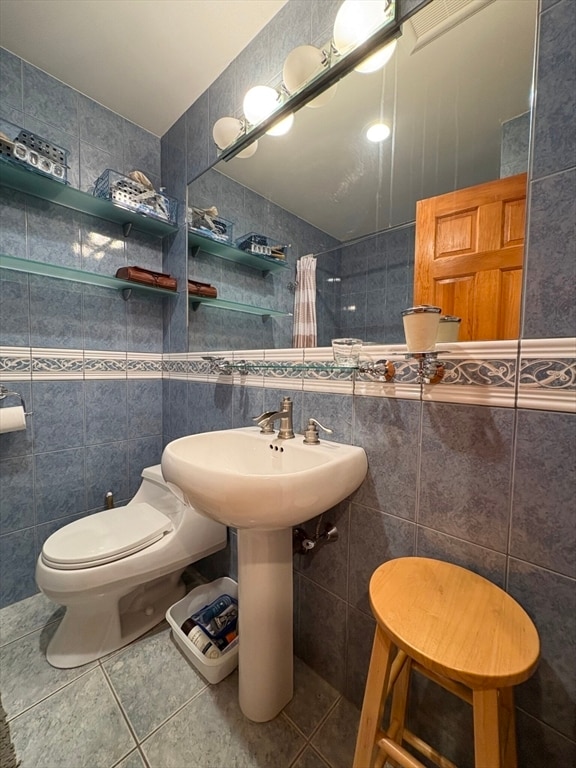 Building Photo - 140 Kenrick St