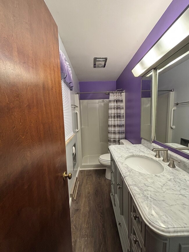 Building Photo - 429 Monroe Ave