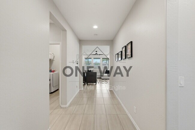 Building Photo - 392 S 194th Ln