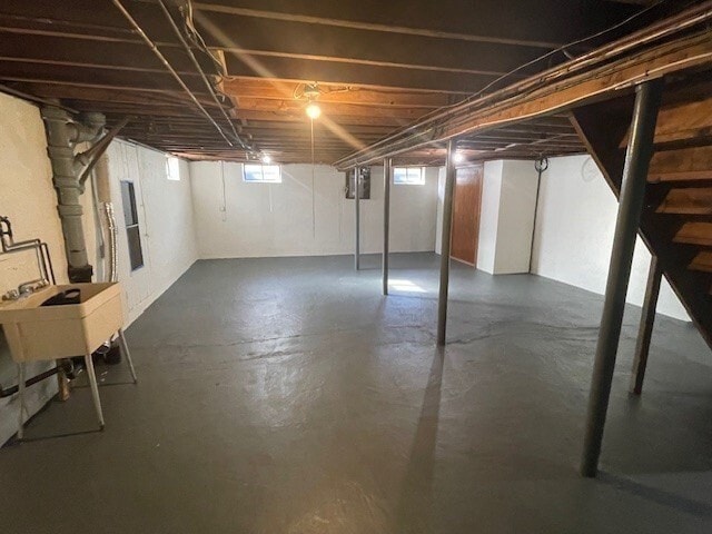 Building Photo - 105 Brewster St