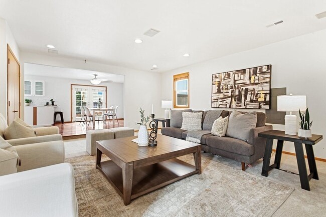 Building Photo - Beautiful Renovated Home in Excellent School District, Sammamish!