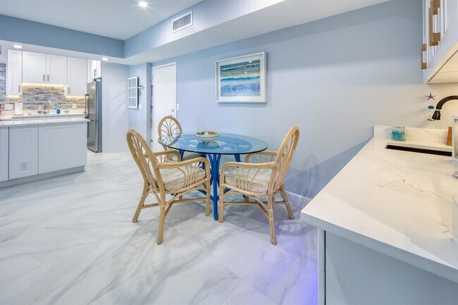 Building Photo - 3230 S Ocean Blvd