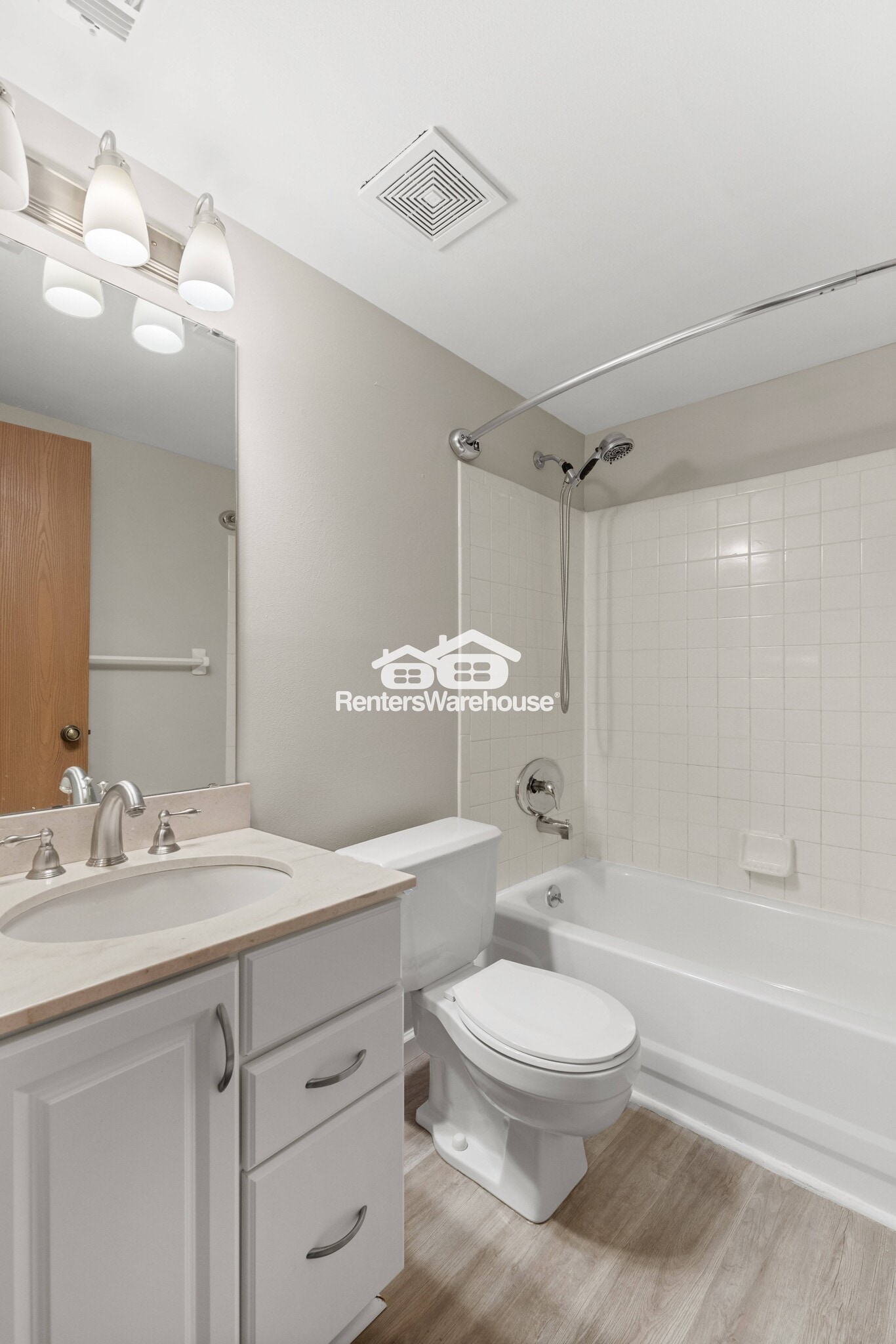 Building Photo - 708 Ridgeside Dr