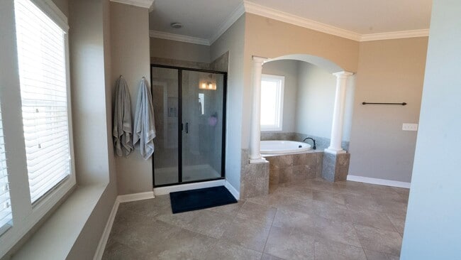 Building Photo - Elegant Richmond Hill Home with Screened Patio & Lagoon Views