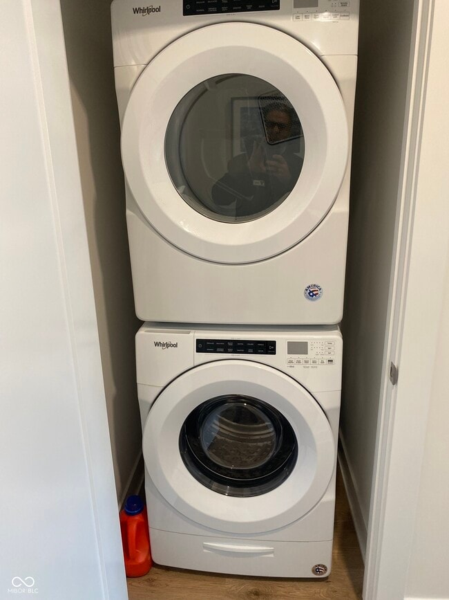 Building Photo - 743 Bates St