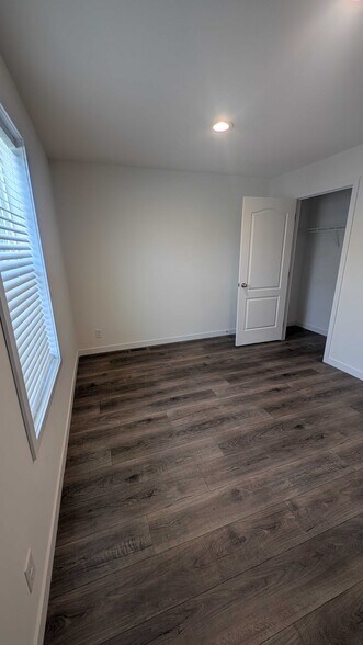 Building Photo - 9383 Evergreen Dr