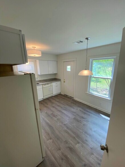 Building Photo - 4820 Catskill Dr