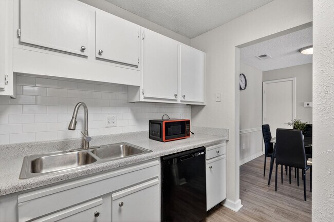Building Photo - 50 Northtown Dr