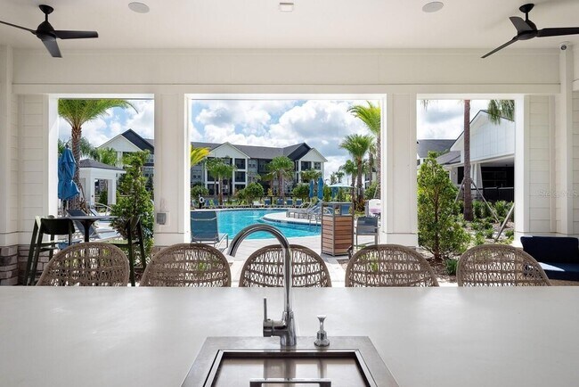 Building Photo - 3020 Base Blvd