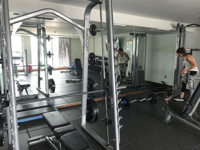 Building Photo - 335 S Biscayne Blvd