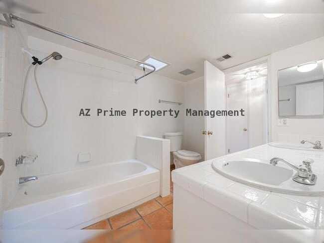 Building Photo - 5354 N 3rd Ave