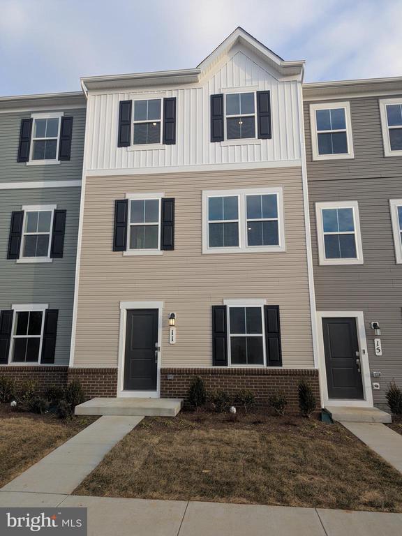 Building Photo - 11 Short Br Dr