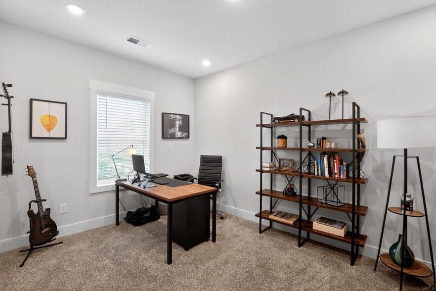 Building Photo - 333 Pewter Cir