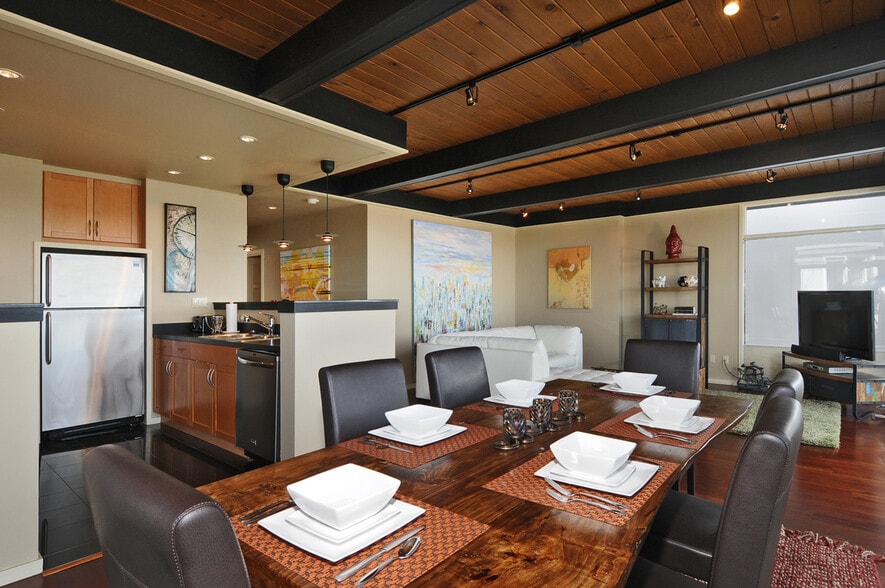 Building Photo - 1966 Harvard Ave E