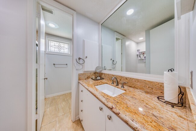 Building Photo - 2819 Bering Dr