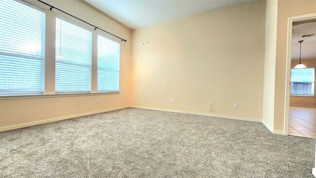 Building Photo - 3011 Sunchase Ct
