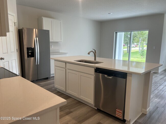 Building Photo - 2398 Angel Rd