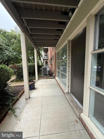 Building Photo - 3419 University Blvd W