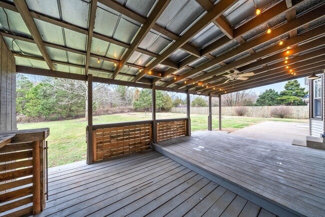 Building Photo - 803 Merritt Lewis Ln