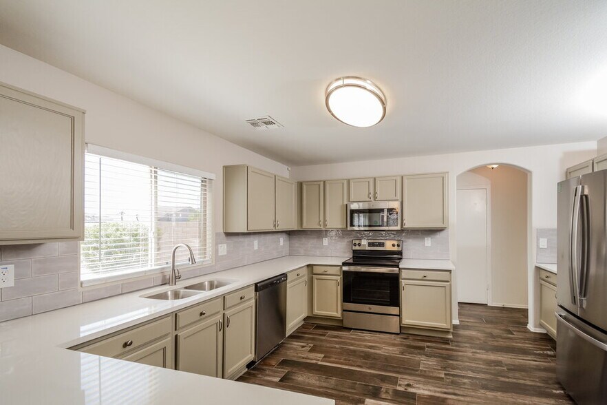 Building Photo - 6517 W West Wind Dr