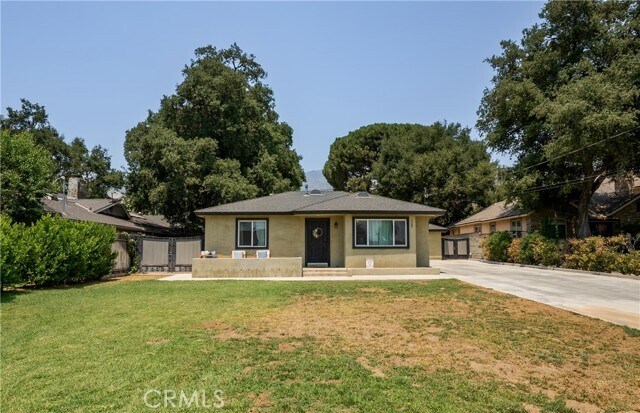 Primary Photo - 1147 E Lemon Ave