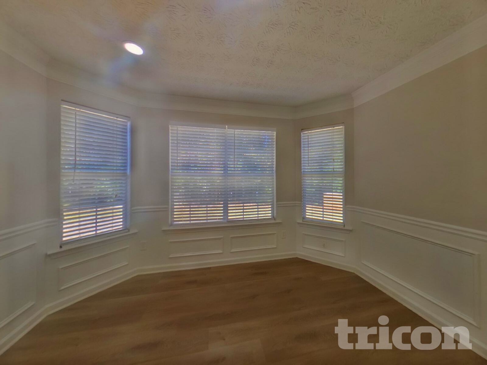 Building Photo - 12513 Lakeside Pkwy