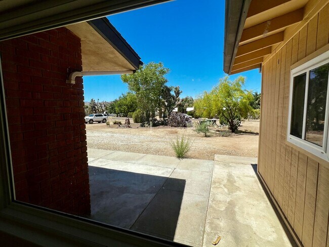 Building Photo - 56769 Joshua Dr