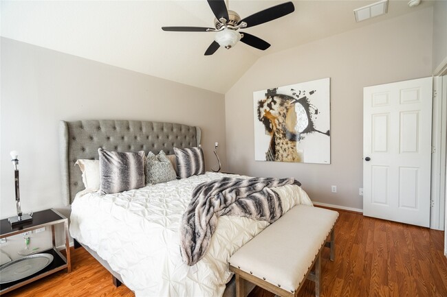 Building Photo - 15419 Hazel Thicket Tr