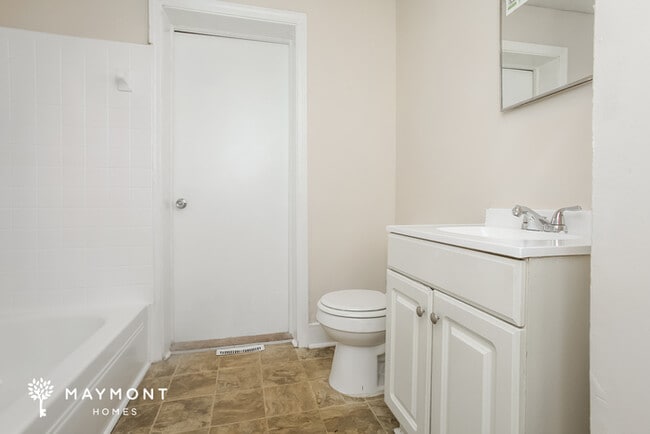 Building Photo - 5618 Middleton Ct