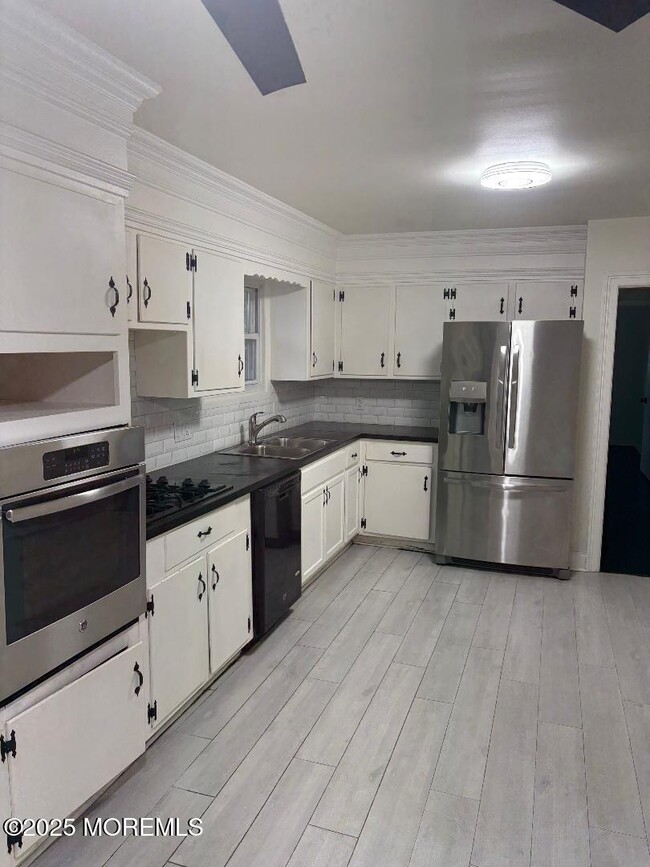 Building Photo - 297 Cambourne Dr