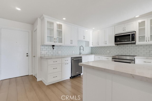 Building Photo - 3200 La Rotonda Dr